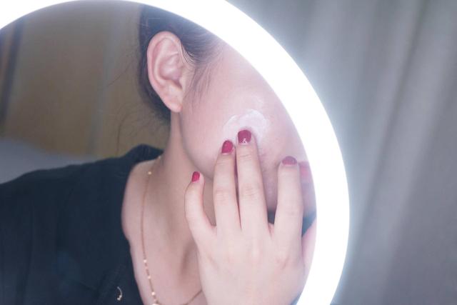 鏌斿拰娲侀潰绁涚棙锛岃幈鑲や紭鑸掔紦姘ㄥ熀閰告磥闈钩銆佺鐥樿啅浣撻獙