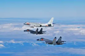 宣示领土主权，解放军军机两度进入台湾空域，强势驱逐一架美军机图片