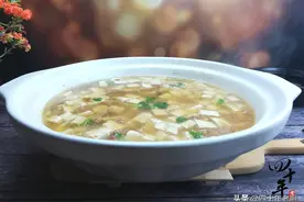 立冬来道硬菜，美味肥肠炖豆腐做法，下饭佐酒大菜，吃了暖暖的图片