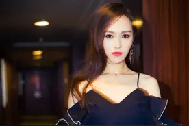 被唐嫣的“蝴蝶背心”美到了！搭普通长裤也好美，转身看着更高级图片