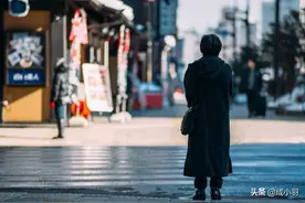 12年没来往的大伯，莫名转账1000红包：利益，比亲情可靠图片