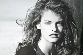 ​​​​​​​​​​​​​​​90年代传奇超模因医美"毁容"，抑郁5年如今出山状告医美公司图片