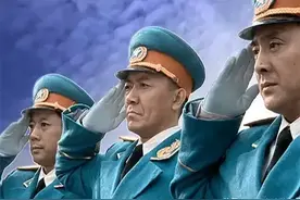 《亮剑》他资质平庸，曾8次败给日军，为何1955年仍被授中将衔？图片
