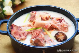 炖肉煮出来的浮沫，是“精华”还是脏东西？如果不懂，那就尴尬了图片