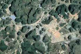 贵州独山县最大的镇，是全国重点镇，拥有火车站和高速路互通图片