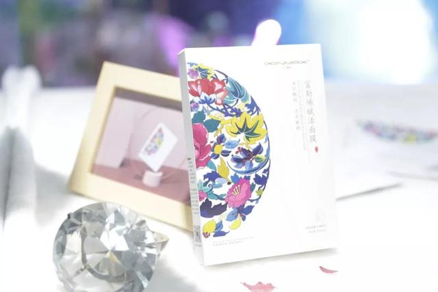 鍚嶉棬娉戒匠 鎬庢牱鑺辨渶灏戠殑閽辫幏寰楁渶濂界殑鎶よ偆鏁堟灉鍛紵灏忎粰濂崇湅杩囨潵