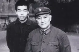 开国少将救了贺子珍，主席写了张纸条给他，30年后纸条救他一家图片