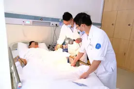 奇迹！金平一男子突遭断掌，医生11个小时成功再植！图片