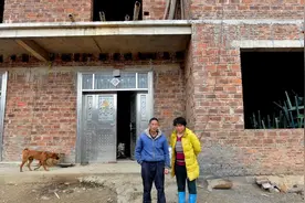 农村54岁老汉娶32岁智障妻子，为延续香火，生两子均智力低下图片