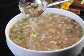 二两牛肉一盒豆花，就能做一锅美味的西湖牛肉羹，一分钟就能学会图片