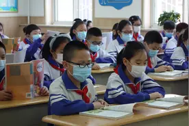太原500多所小学15万余名小学生重返校园图片