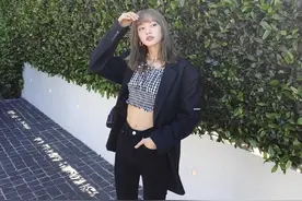 「Black pink」“人间芭比”Lisa四季私服穿搭图片