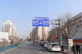 古代建设桥梁用铁、用石头，甚至用草，我国多地就以“草桥”为名图片