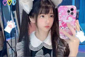 顶级“女陪玩”现状：咬米素颜照变大妈，王奕萌翻车后更红了？图片