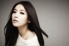 洪真英微胖身材跳起打糕舞，特别有韵味，太迷人了图片