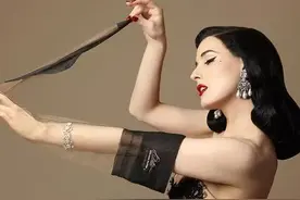 高雅的下流，美国传奇脱衣舞女神蒂塔·万提斯活成了公主图片