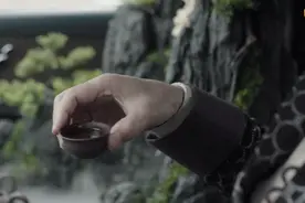 在《扫黑风暴》里第一次见到这样的车载饮料，交警真的不查吗？图片