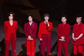 《披荆斩棘》五公淘汰赛：张智霖哭了，李响采访镜头一剪没？图片