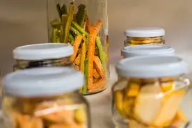 惊讶吗？自热食品里的冻干菜竟比新鲜菜还健康图片