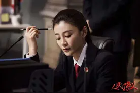 为嫁曹云金放弃事业，女儿1岁就遭抛弃的唐菀，报复手段真"解恨"图片