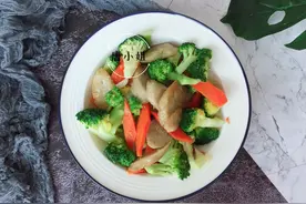 闽南特色小吃崇武鱼卷，煮汤炒菜清蒸都好吃，泉州人吃不腻家乡菜图片
