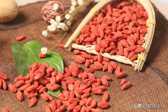 花胶炖牛奶结块能吃吗 2026年花胶炖牛奶结块能吃吗图片 花胶炖牛奶结块能吃吗 2026年花胶炖牛奶结块能吃吗图片