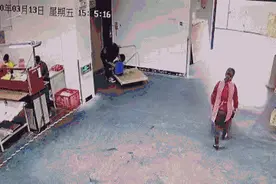 “清洁水”可燃否？好奇点火试验，莆田一男子引燃工厂图片
