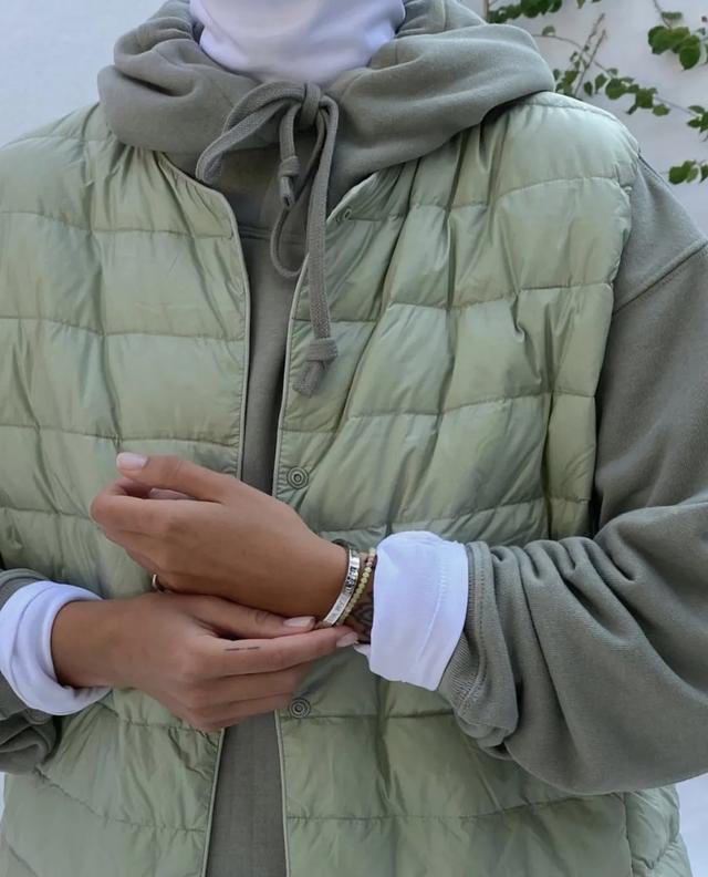 女明星秋季撞衫的第一件单品，我再也不说它鸡肋了