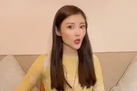 徐冬冬现场演示吃香蕉，整根折断直接往嘴里送，往谐星方向发展？图片