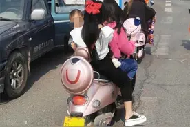 骑电动车跟着导航“自驾”去赏樱花，仨女子带娃高速上骑行5公里图片