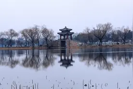 玉泉山静明园，是清代朝廷三山五园中的一座图片