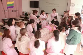 南宁美容学校：颈部按摩手法演示图片