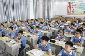 高中上早读课时，基本是在干这3件事情，看看你是哪一种？图片