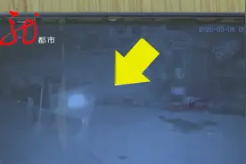 深夜，摄像头前惊现一团白光！不明光源，村民心慌图片