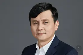 复旦大学启动调查！张文宏被举报论文抄袭？听听白岩松怎么说图片