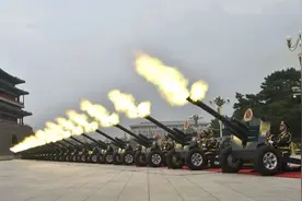 庆祝大会上的礼炮和气球，不简单！图片