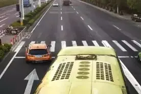 为什么货车晚上经常闯红灯，不怕被吊销驾照吗？车主：我也没办法图片