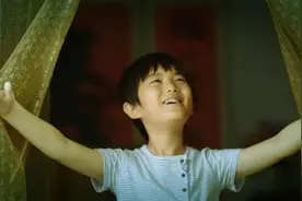 《唤爱》：妈妈去世，爸爸瘫痪，5岁的他捡破烂改变了自己的人生图片