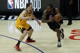 巨星范儿！莱昂纳德两场65+19 自称膝盖问题不大图片