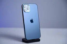 为什么懂手机的人都会选苹果12Pro，而不是12ProMax图片