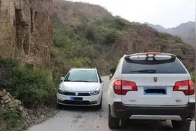 新手判断车距很难？老司机教你几招，很容易学会图片