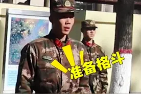 可可爱爱！武警官兵与小朋友隔窗互喊加油图片