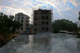 粤西乡村自建房历程二：一层楼板浇灌完混凝土。图片