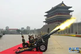 仪仗官兵百步分秒不差是这样“炼”成的图片