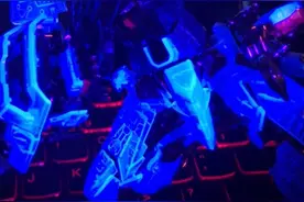 紫光灯下的模型透明件图片