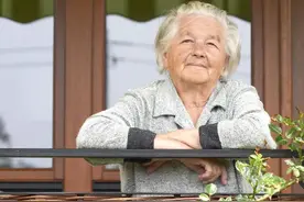 20年前，舅妈对我们小辈区别对待，如今病重，都没有去探望图片