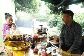 河南放牛娃身价过亿，携带妻儿隐居深山，看把日子过成了啥样子图片