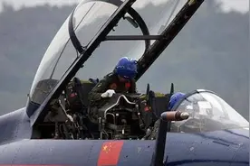 余旭：5万选1飞歼10的"金孔雀"，4年前血染长空，年仅30图片