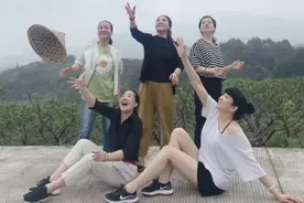 一群快乐的宁德福安女人追求平淡就是真图片