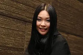 许美静：凭一首歌火了22年，被2个渣男伤害成精神病，今无人相识图片